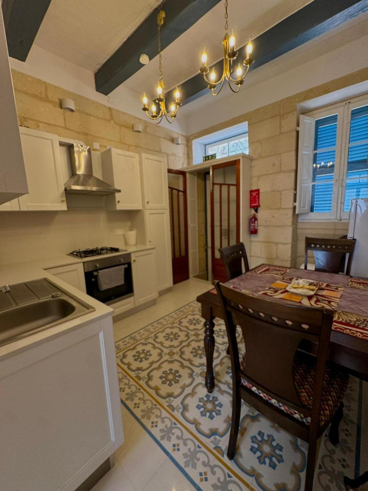 Apartamento Charming Town House In Cospicua, Valperga
